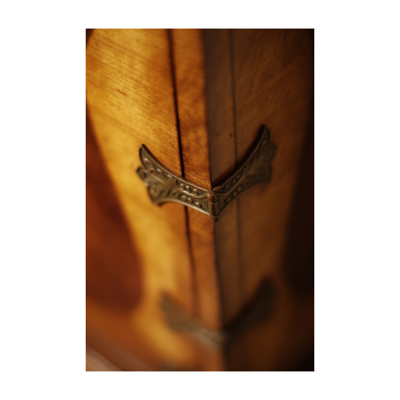 Queen Anne Walnut & Satinwood Drinks Cabinet